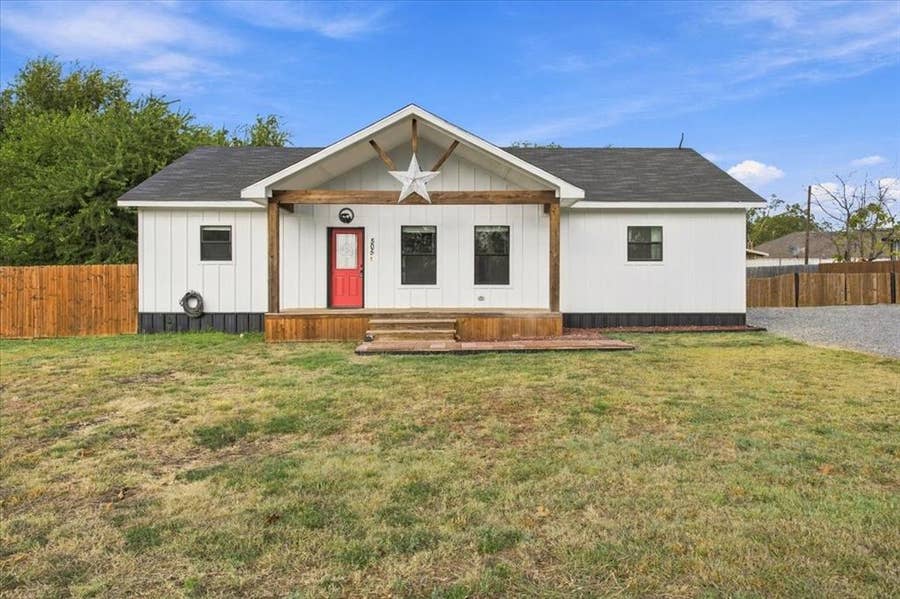 Property photo for 505 N White Oak, Dodd City, TX