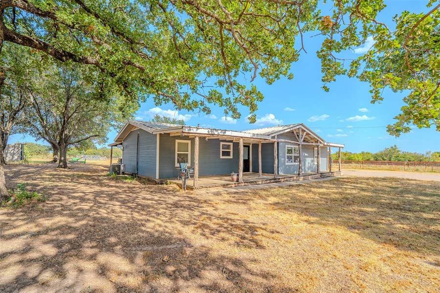 Property photo for 611 Billings Road, Tolar, TX