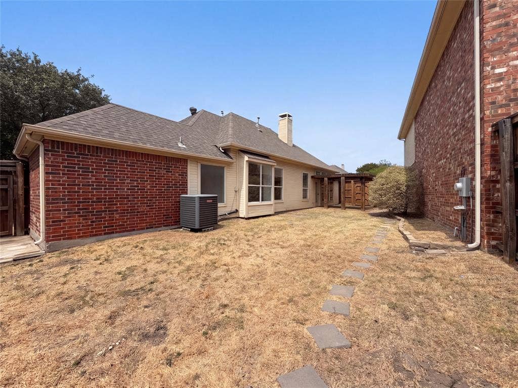 8703 Stonecrest Drive, Irving, TX 75063