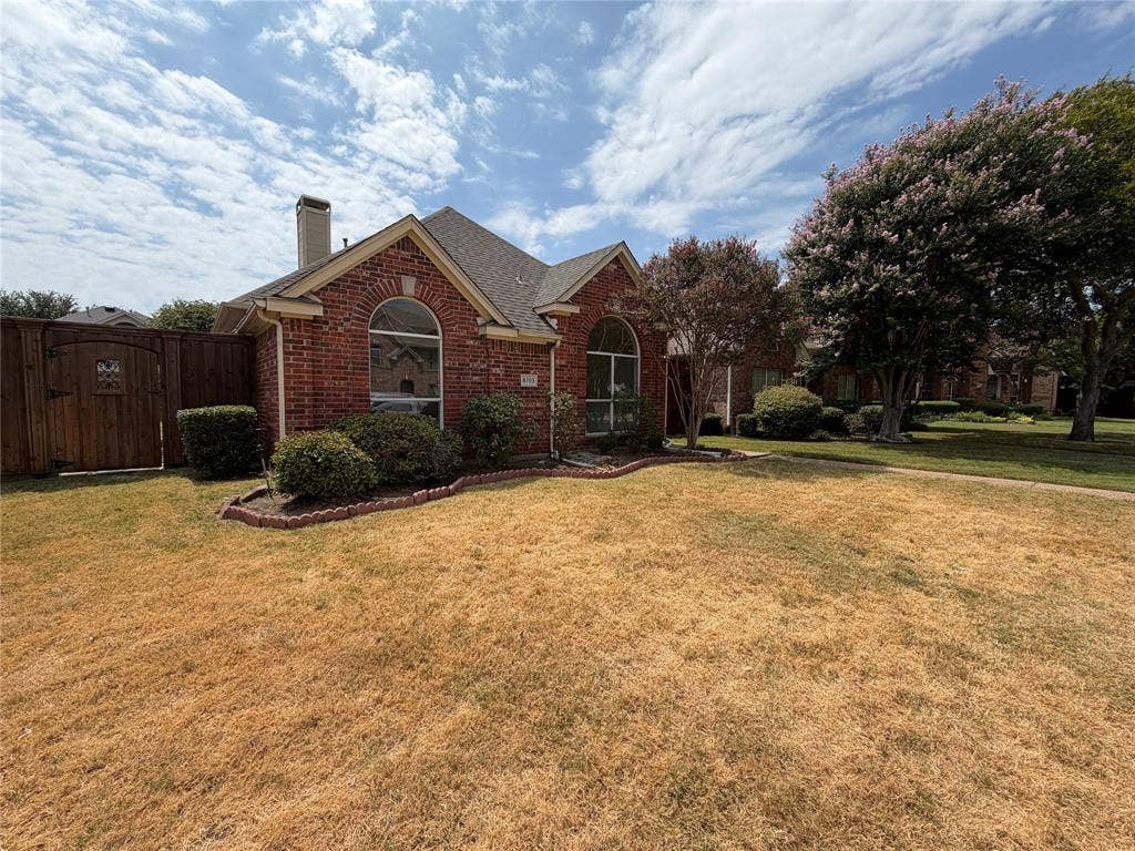 8703 Stonecrest Drive, Irving, TX 75063