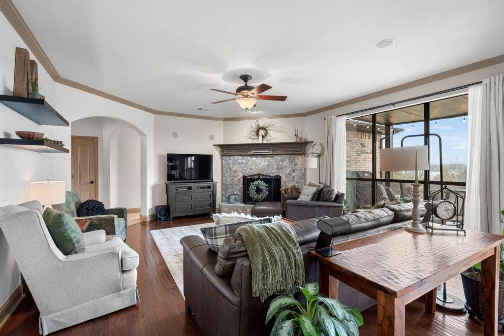 1017 Hilltop Drive, Lavon, TX 75166 1017 Hilltop Drive, Lavon, TX 75166