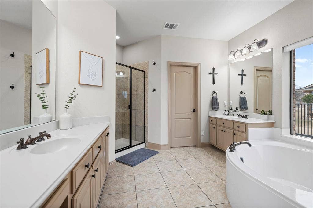 1017 Hilltop Drive, Lavon, TX 75166 1017 Hilltop Drive, Lavon, TX 75166