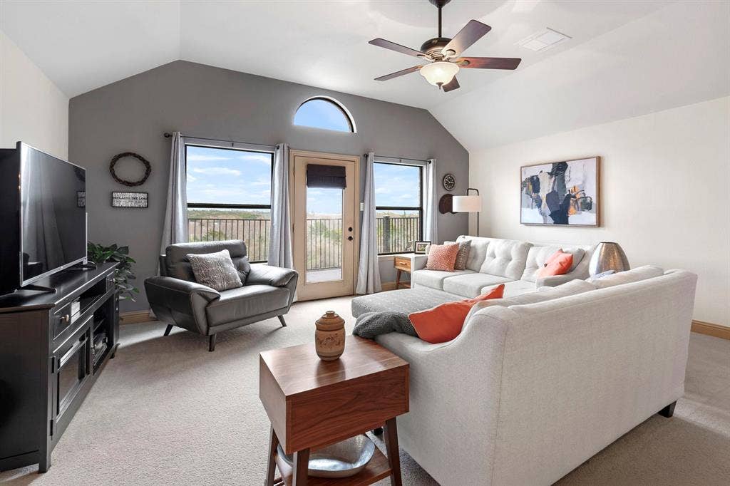 1017 Hilltop Drive, Lavon, TX 75166 1017 Hilltop Drive, Lavon, TX 75166