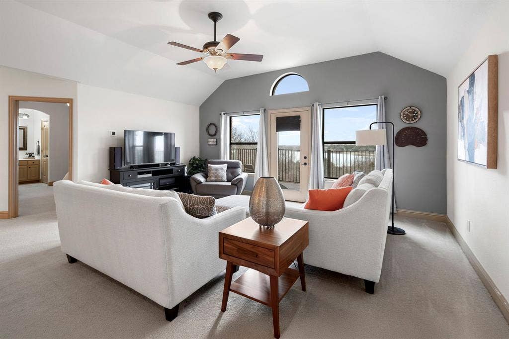 1017 Hilltop Drive, Lavon, TX 75166 1017 Hilltop Drive, Lavon, TX 75166