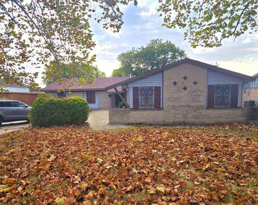 Property photo for 7309 Broken Tree Trail, Dallas, TX