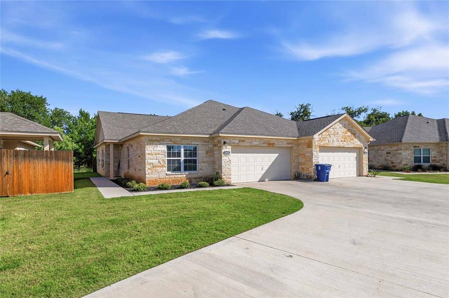 Property photo for 1415 Waterstone Drive, Brownwood, TX