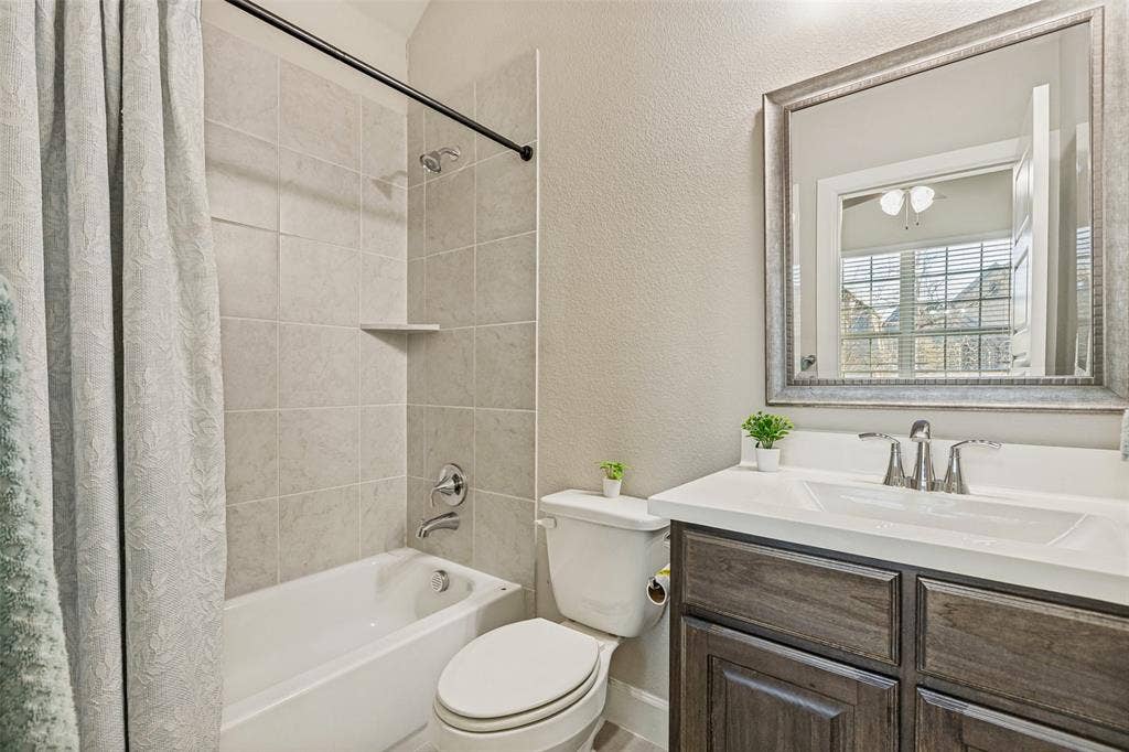 2424 Preakness Place, Celina, TX 75009 Bedroom #1 Ensuite