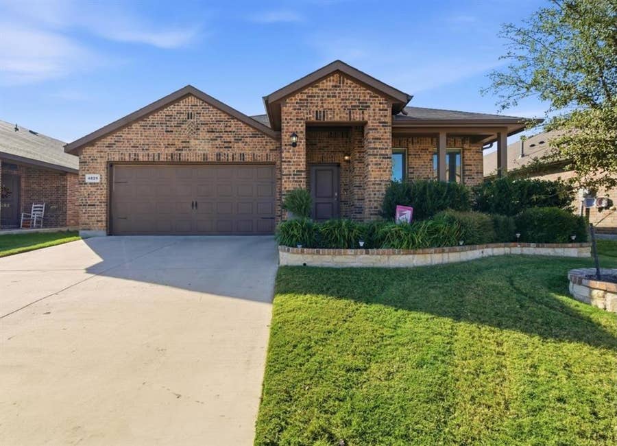 Property photo for 4829 Feltleaf Avenue, Fort Worth, TX
