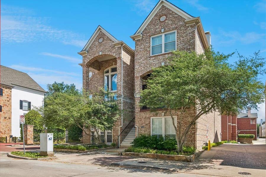Property photo for 2916 Thomas Avenue, Dallas, TX