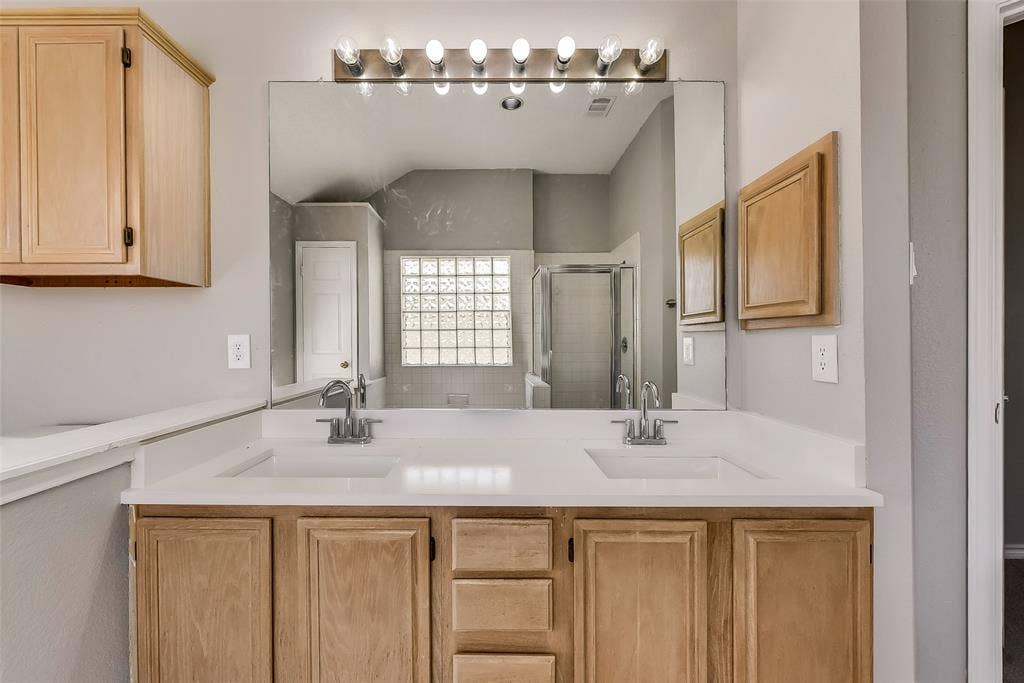 503 Las Cruces Drive, Irving, TX 75063 503 Las Cruces Drive, Irving, TX 75063