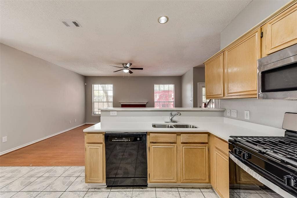 503 Las Cruces Drive, Irving, TX 75063 503 Las Cruces Drive, Irving, TX 75063