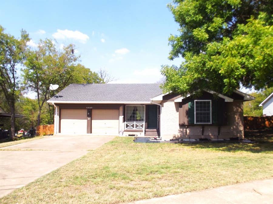 Property photo for 11049 Paddock Circle, Dallas, TX