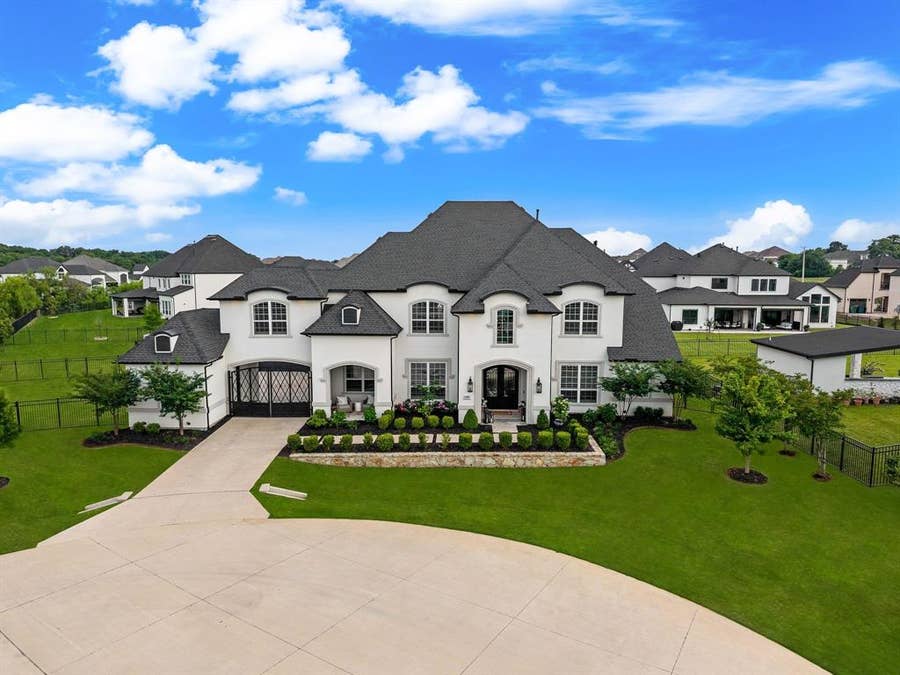 Property photo for 5401 Barry Boulevard, Flower Mound, TX