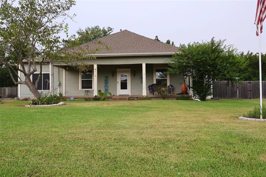 Property photo for 210 Hopkins, Alba, TX