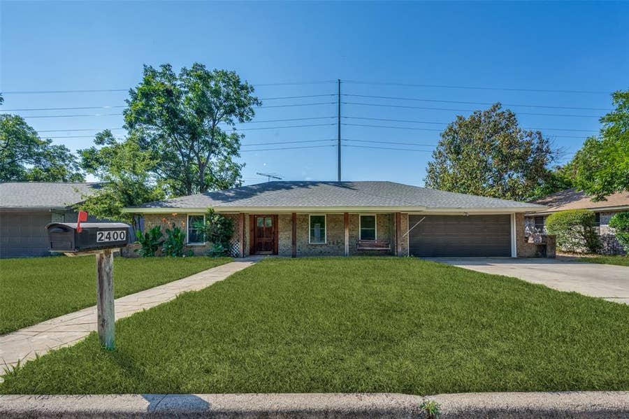 Property photo for 2400 W Lavender Lane, Arlington, TX