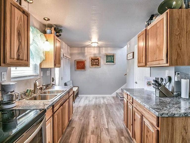 824 S Blue Quail Court, Granbury, TX 76049 824 S Blue Quail Court, Granbury, TX 76049