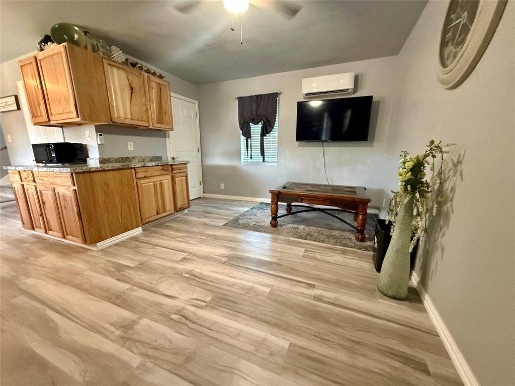 824 S Blue Quail Court, Granbury, TX 76049 824 S Blue Quail Court, Granbury, TX 76049