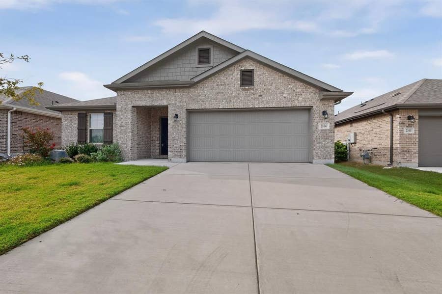 Property photo for 2104 Briar Rose Drive, Denton, TX