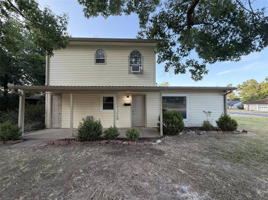 Property photo for 1405 Highland Avenue, Rockdale, TX