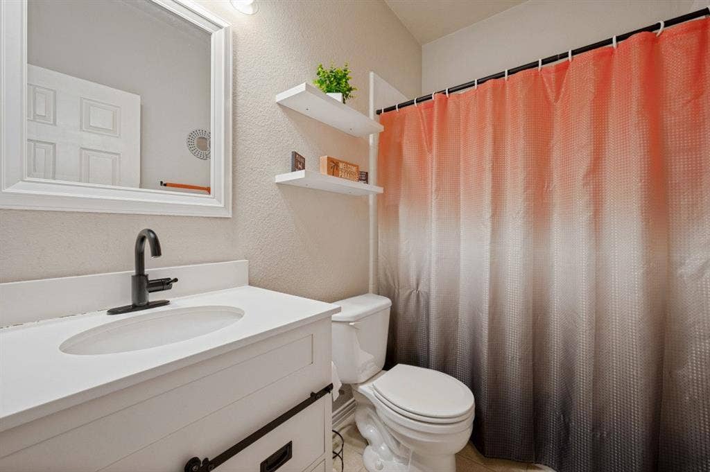 6408 Sapphire Drive, McKinney, TX 75070 6408 Sapphire Drive, McKinney, TX 75070