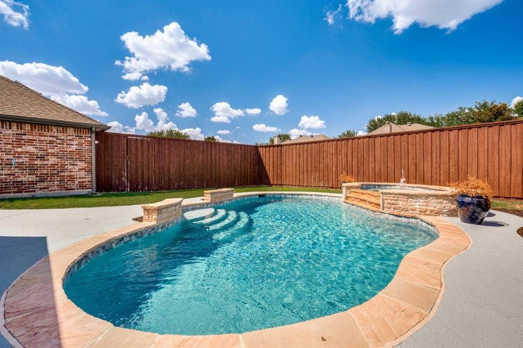 6408 Sapphire Drive, McKinney, TX 75070 6408 Sapphire Drive, McKinney, TX 75070