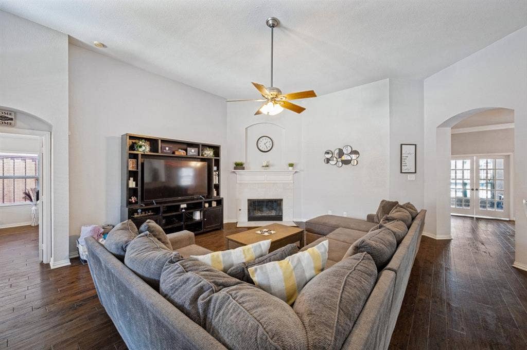 6408 Sapphire Drive, McKinney, TX 75070 6408 Sapphire Drive, McKinney, TX 75070