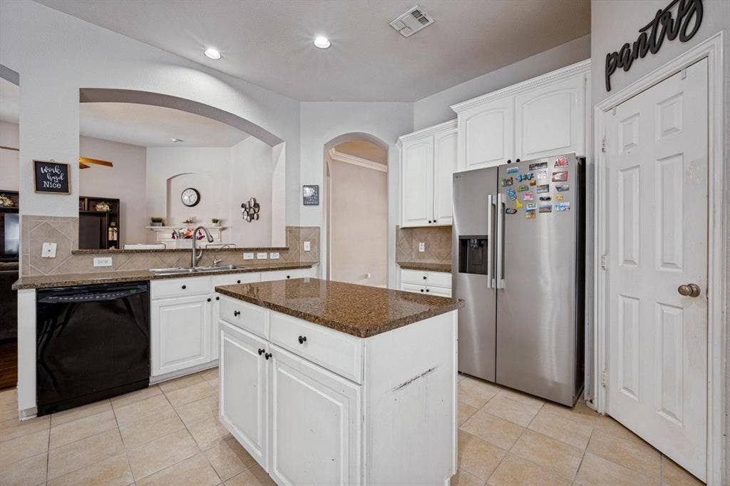 6408 Sapphire Drive, McKinney, TX 75070 6408 Sapphire Drive, McKinney, TX 75070