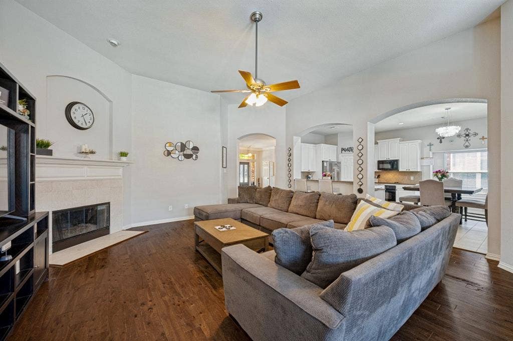 6408 Sapphire Drive, McKinney, TX 75070 6408 Sapphire Drive, McKinney, TX 75070