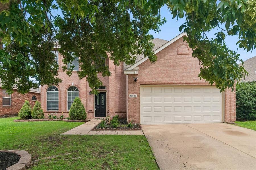 Property photo for 10609 Augusta Lane, Rowlett, TX