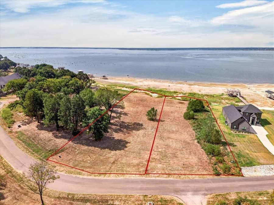 Property photo for 766 Sunset Court, Mabank, TX