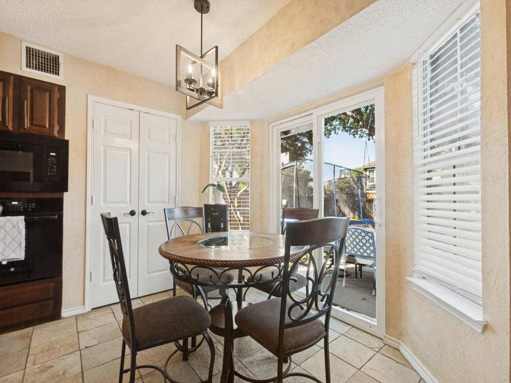 6701 Biltmore Place, Plano, TX 75023 6701 Biltmore Place, Plano, TX 75023