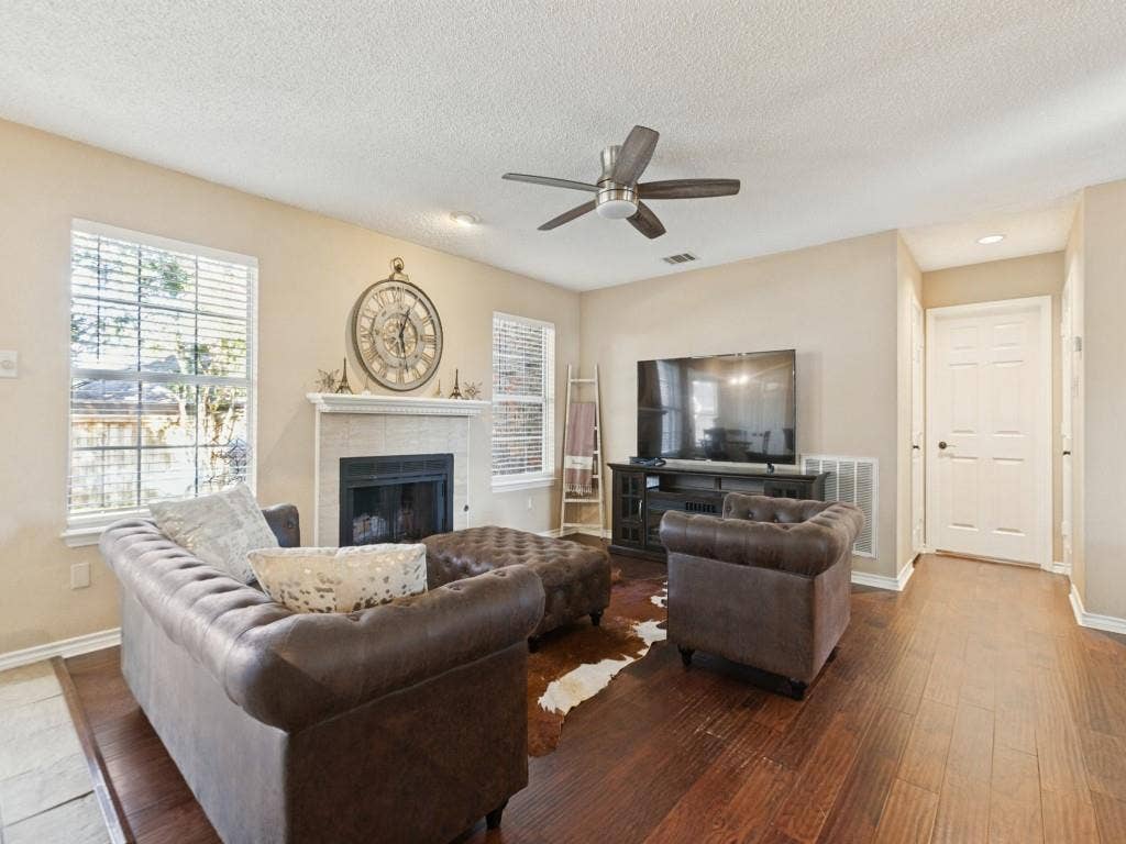 6701 Biltmore Place, Plano, TX 75023 2nd living room