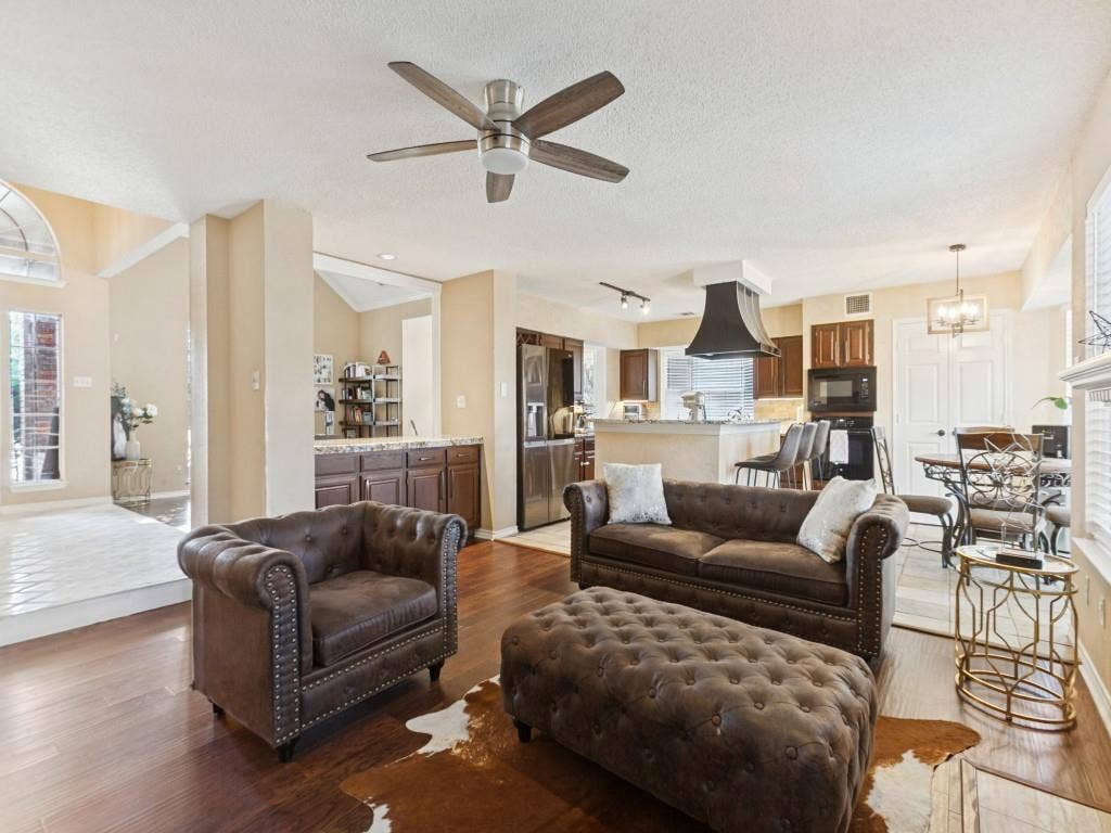 6701 Biltmore Place, Plano, TX 75023 2nd living room