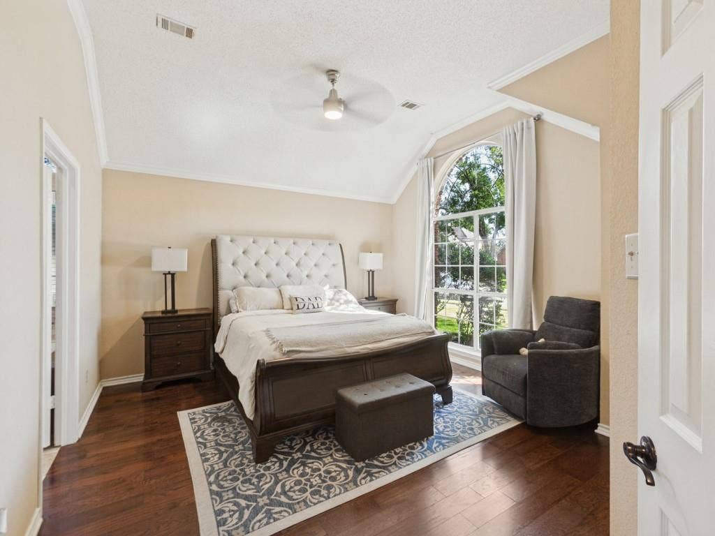 6701 Biltmore Place, Plano, TX 75023 Master bedroom 1st floor