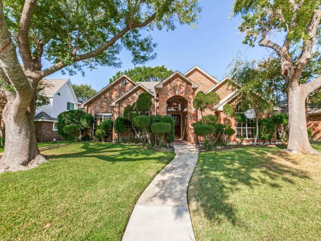 6701 Biltmore Place, Plano, TX 75023 Mature trees