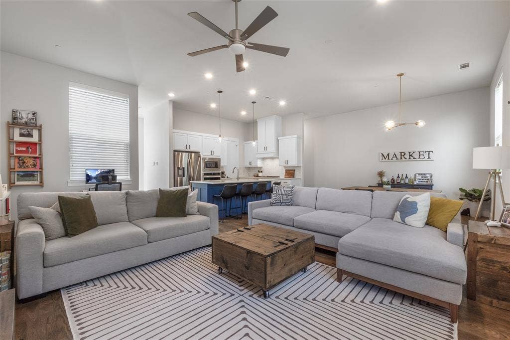 621 N Tyler Street, #202, Dallas, TX 75208 621 N Tyler Street, #202, Dallas, TX 75208
