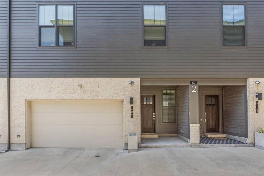 Property photo for 621 N Tyler Street, #202, Dallas, TX