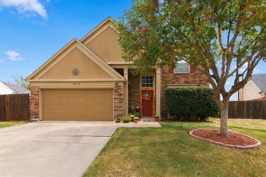Property photo for 6808 Quail Meadow Drive, Watauga, TX