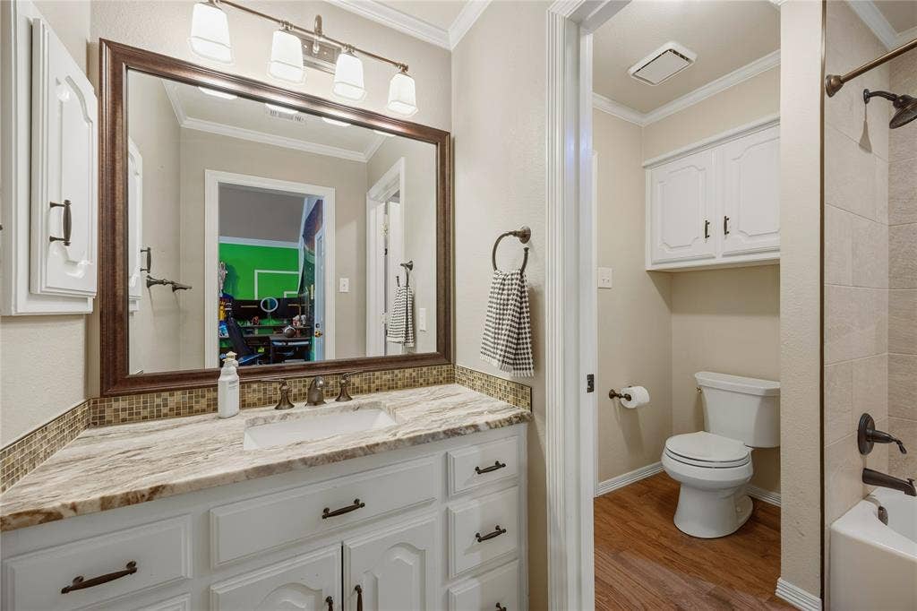305 Brock Street, Coppell, TX 75019 305 Brock Street, Coppell, TX 75019