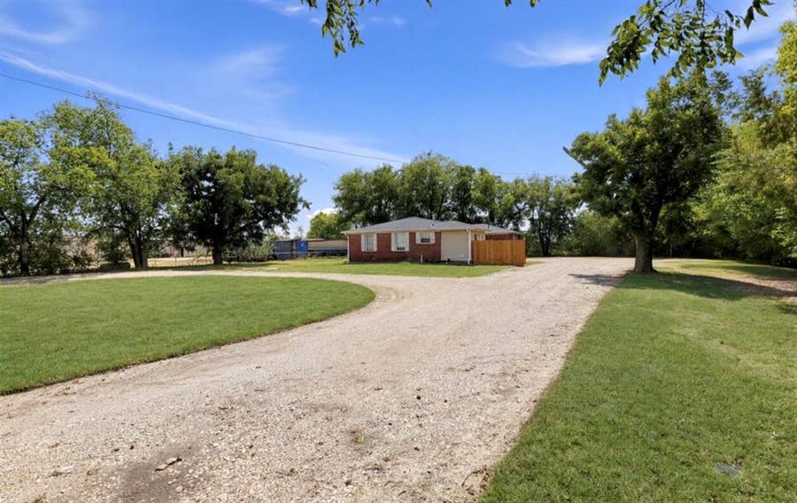 Property photo for 535 Ross Road, Elm Mott, TX