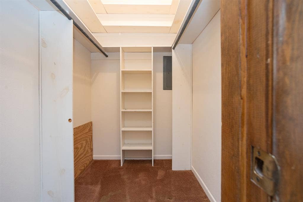 2300 W MAIN Street, Lancaster, TX 75146 Guest bedroom closet