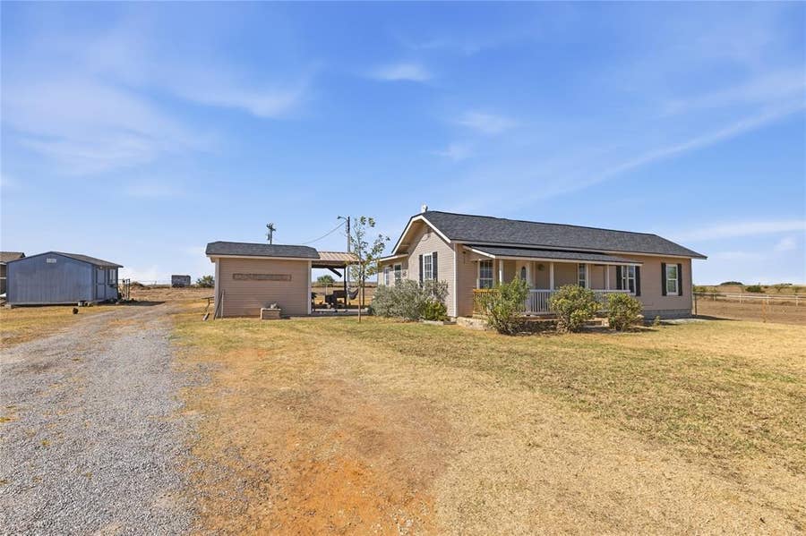 Property photo for 6723 CR 403, Stephenville, TX