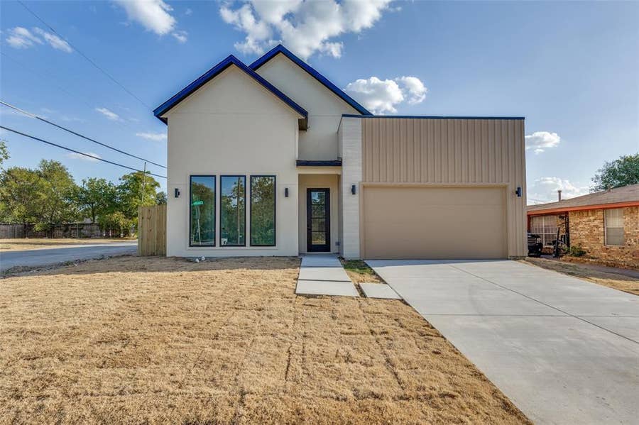 Property photo for 922 Claude Street, Dallas, TX