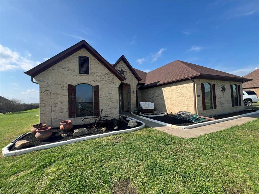 Property photo for 1055 Chartres, Oak Ridge, TX