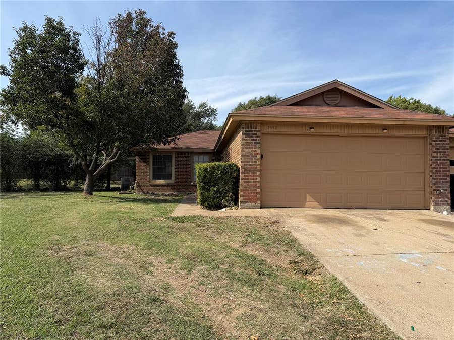 Property photo for 7552 Boxwood Court, Fort Worth, TX