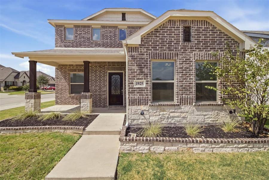Property photo for 1925 Shiloh Mews, Celina, TX
