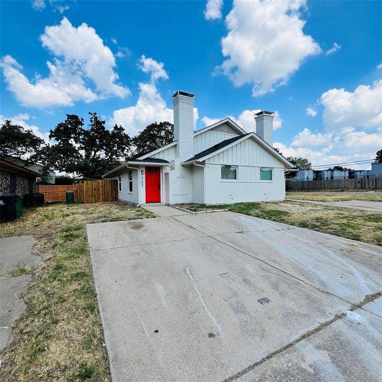 Property photo for 1703 Justin Lyn Street, Arlington, TX