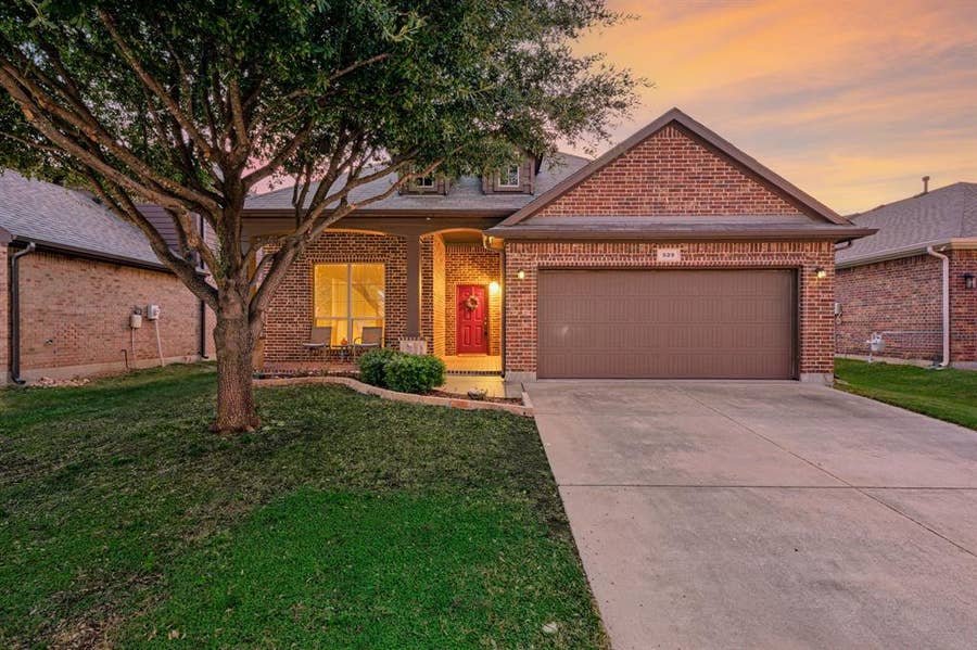Property photo for 529 Branding Iron Trail, Fort Worth, TX