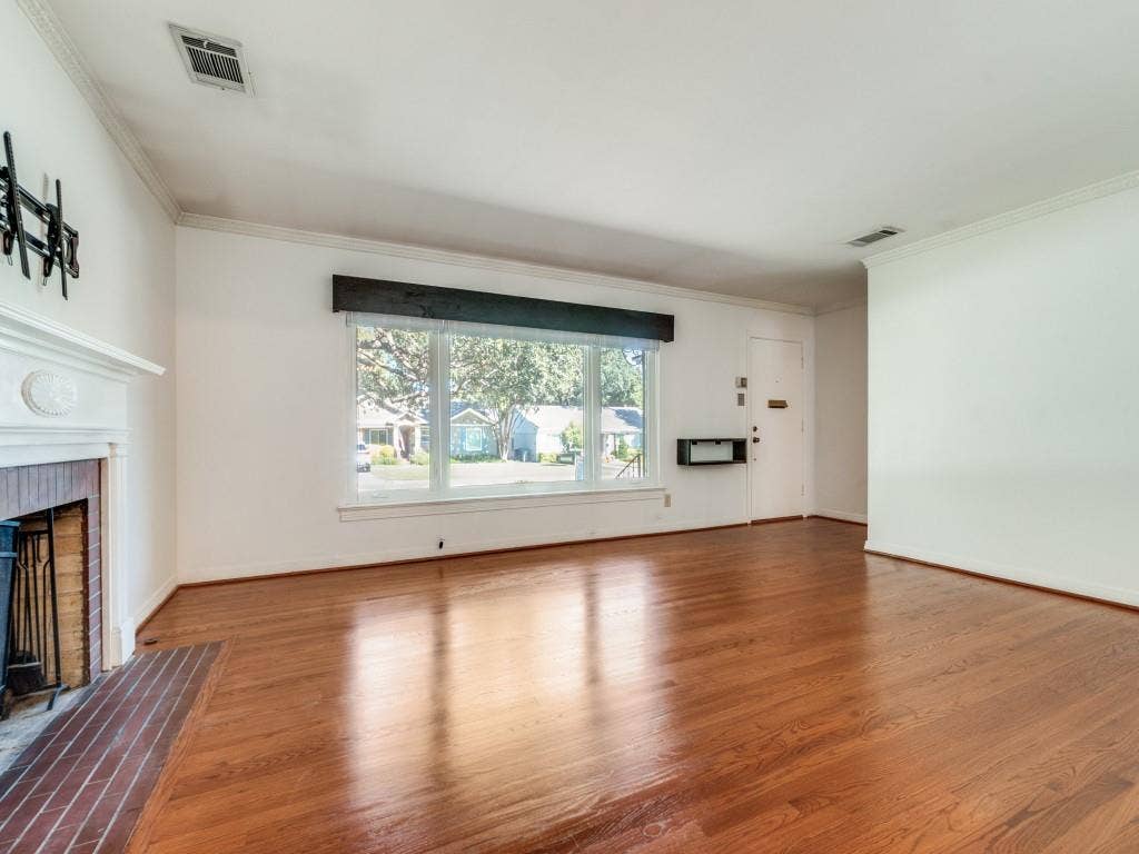 6150 Ravendale Lane, Dallas, TX 75214 6150 Ravendale Lane, Dallas, TX 75214