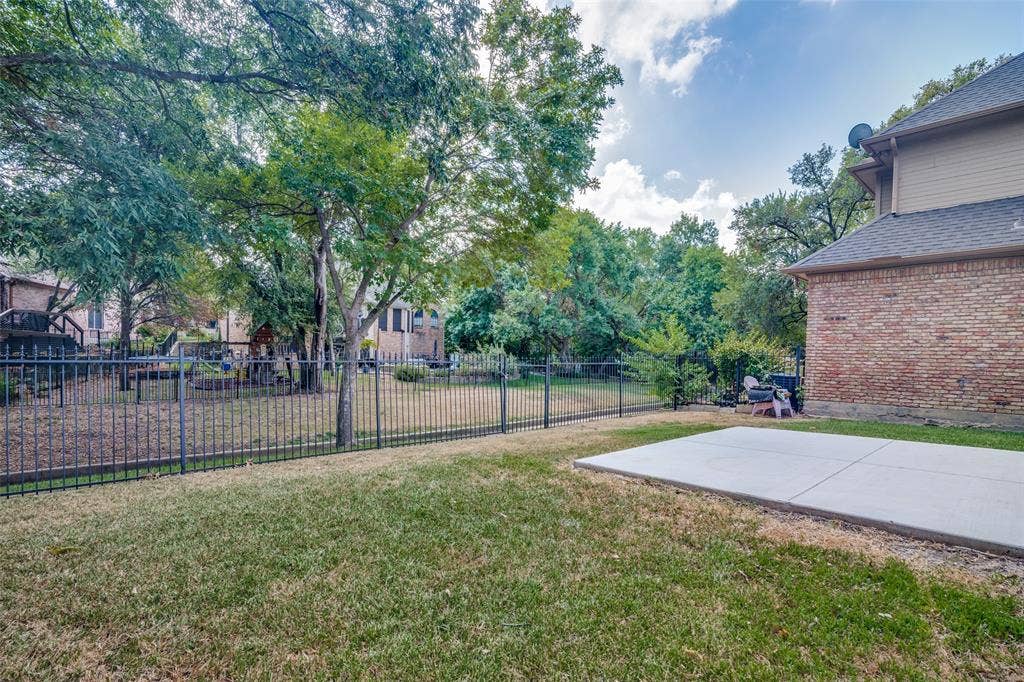2907 Bluffview Drive, Garland, TX 75043 2907 Bluffview Drive, Garland, TX 75043